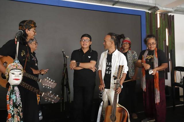 Wali Kota Malang Sutiaji (tengah berkacamata). Foto / dok Pemkot Malang