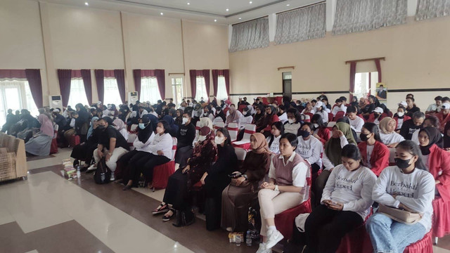 Anggota Komisi VII DPR RI Mukhtarudin bersama BRIN menggelar pelatihan karya tulis ilmiah untuk pelajar, mahasiswa dan guru di Kabupaten Katingan, Sabtu (10/12/2022). Foto: IST/InfoPBUN