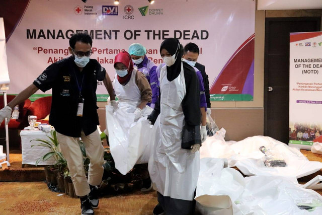 Bagian Pemulasaraan Jenazah (BARZAH) LPM Dompet Dhuafa mengadakan acara yang bertajuk "Management Of The Dead (MOTD)" pada Selasa (06/12). Kegiatan berlangsung selama 2 hari di Sofyan Hotel Cut Meutia Cikini, Menteng, Jakarta Pusat.