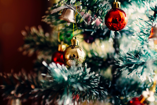 Ilustrasi 5 Puisi Natal Singkat yang Penuh Makna. Foto: Unsplash/Rodion Kutsaiev.
