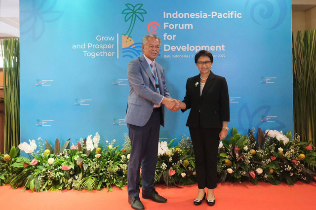 Pertemuan Indonesia yang diwakili oleh Menteri Luar Negeri Indonesia, Retno Marsudi, dengan negara kawasan Indo-Pasifik melalui Indonesia-Pacific Forum for Development (IPFD) di Bali pada 7 Desember 2022 (sumber: kemlu.go.id)
