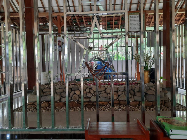 Makam Alm Kyai Iket (Ilustrasi Gambar Oleh Penulis)