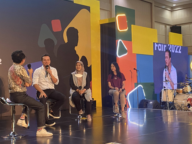Dokumentasi Nicholas Saputra saat memberikan sesi talkshow Siberkreasi Netizen Fair (SNF) 2022 di Hotel Grand Inna Yogyakarta, Sumber: Kominfo