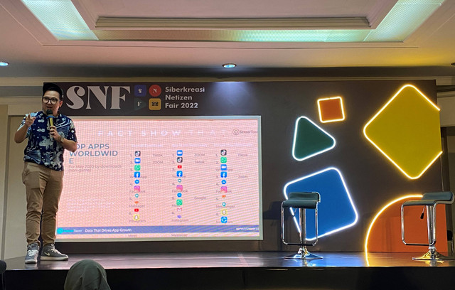 Edho Zell (Konten Kreator) dalam sesi workshop Siberkreasi Netizen Fair (SNF) 2022, Sumber: Kominfo