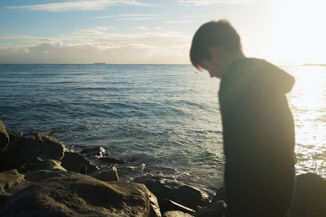 Ilustrasi tawadhu atau sikap rendah hati. Foto: Unsplash.Nuno Silva