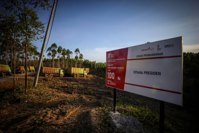 Lokasi pembangunan istana presiden di jalan lingkar Sepaku segmen 3 di Lokasi Ibu Kota Negara (IKN) Nusantara Kabupaten Penajam Paser Utara, Kalimantan Timur, Selasa (4/10/2022) Foto: Rivan Awal Lingga/ANTARA FOTO