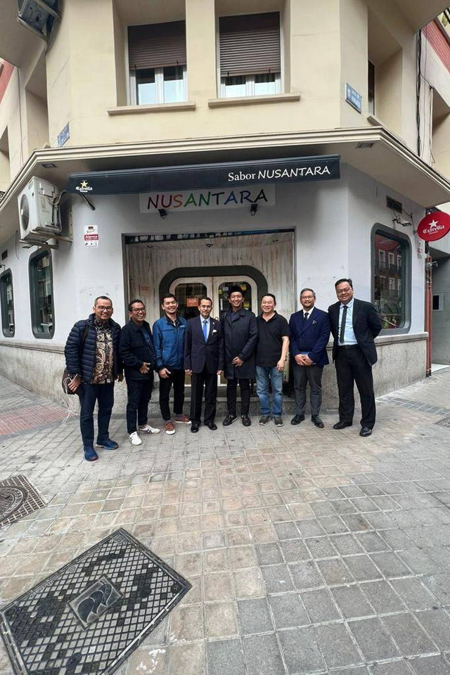 Arief Rosyid resmi menjadi salah satu investor restoran Indonesia bernama Sabor Nusantara di Spanyol (13/12/22). Foto: Dok. Kedubes Spanyol