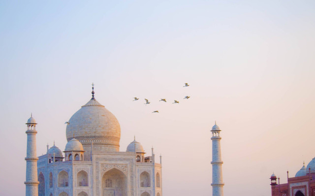 Ilustrasi Dalam Bidang Tasawuf Warga Nahdlatul Ulama Mengikuti Ajaran (Foto: Arka Roy | Unsplash.com)