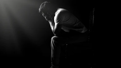 Sumber Foto:ttps://www.shutterstock.com/id/image-photo/sick-man-depressed-make-him-like-699213295
