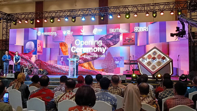 Direktur Utama BRI, Sunarso dalam acara Opening Ceremony UMKM EXPO(RT) BRILianpreneur 2022 di JCC, Kamis (15/12/2022). Foto: Narda Margaretha Sinambela/kumparan