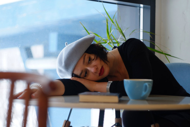 Ilustrasi Kata-Kata Menunggu Seseorang yang Tepat dalam Hidup. Foto: Unsplash/Aleksandra Sapozhnikova.