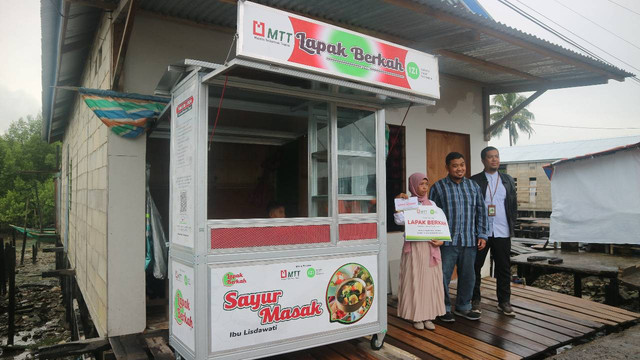 IZI Kaltara & Majelis Telkomsel Taqwa (MTT) Salurkan Gerobak dan Modal Usaha