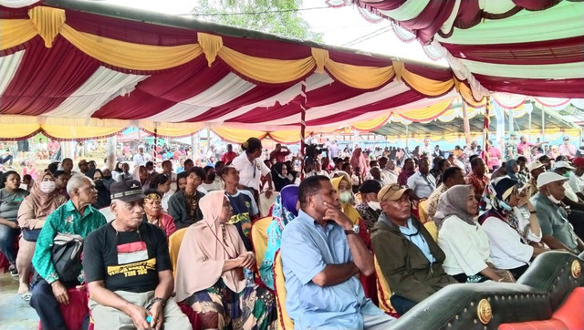Pesta Rakyat sambut kedatangan Pj Gubernur PBD di Kota Sorong, foto: Yanti/BalleoNEWS