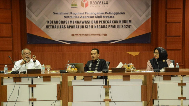 Sosialisasi Regulasi Penanganan Pelanggaran Netralitas ASN dalam Pemilu, di Aula Kantor Gubernur Aceh, Jumat (16/12/2022). Foto: Dok. Bawaslu