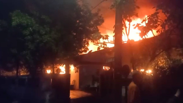 Kebakaran rumah tinggal di kawasan Cengkareng, Jakarta Barat, Sabtu (17/12). Foto: Dok. Istimewa