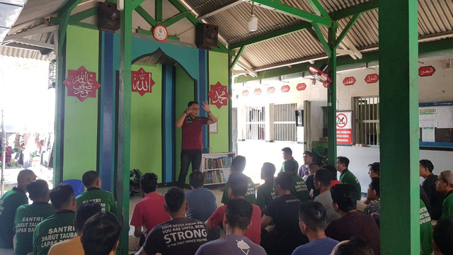 http://lapasbatang.kemenkumham.go.id/berita-utama/lapas-batang-kenalkan-psikoterapi-kepada-wbp