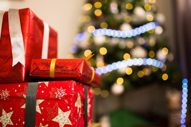 Ilustrasi kado natal untuk teman. Foto: Pixabay