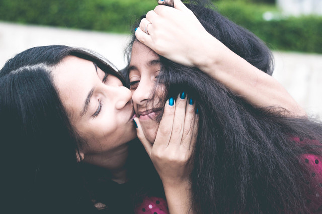 Ilustrasi cara merayakan hari ibu bersama anak. Foto: Pexels