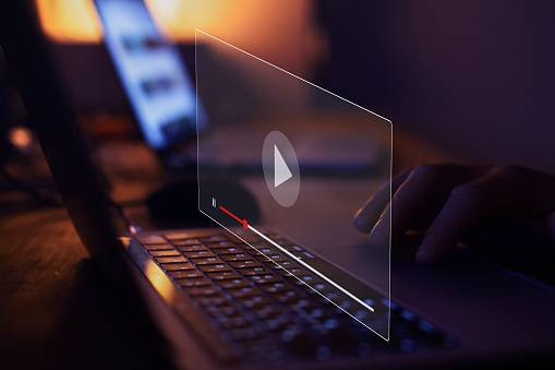 Ilustrasi cara upload video ke YouTube agar tidak buram. Foto: Unsplash.com