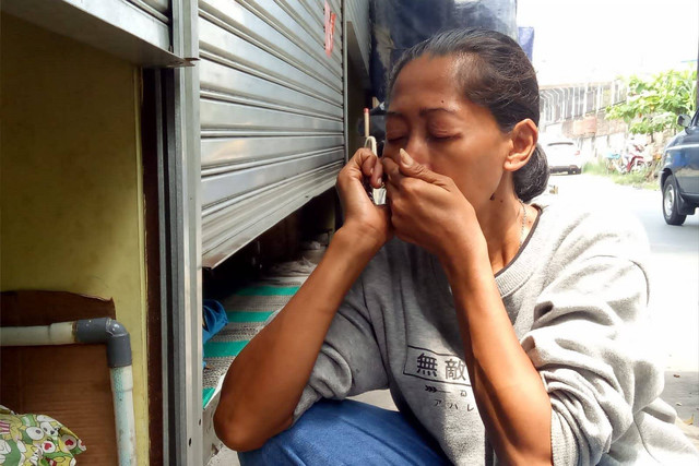 Isak tangis Ony, ibunda Malika Anastasya yang berharap polisi bisa segera menemukan putrinya yang diculik. Foto: Ananta Erlangga/kumparan