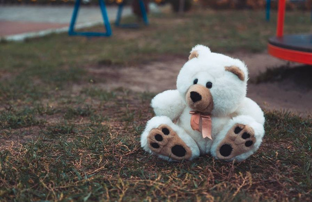 kata-kata kehilangan sahabat meninggal. sumber foto : unsplash/volodmyr.