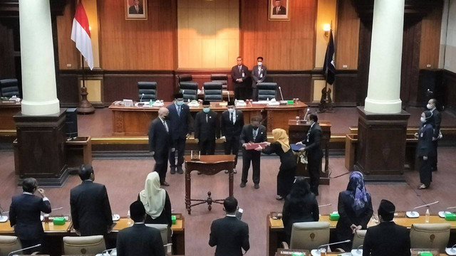 Rapat Paripurna DPRD DIY yang bahas Pokok Pikiran untuk penyusunan RKPD DIY 2024, Senin (19/12/2022) malam. Foto: Maria Wulan/Tugu Jogja