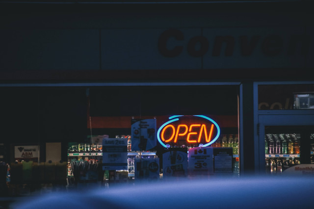 Ilustrasi layanan 24/7. Foto: Unsplash