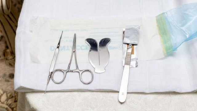 Ilustrasi alat bedah sunat (Foto: Shutterstock)