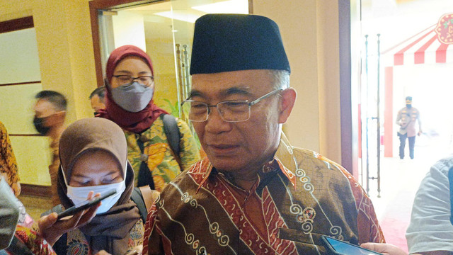 Menko PMK Muhadjir Effendy usai hadiri acara Penganugerahan Revolusi Mental. Foto: Aprilandika Pratama/kumparan