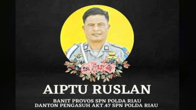 Aiptu Ruslan yang bertugas di Banit Provos SPN Polda Riau, tewas ditikam rekannya. (Foto: Istimewa)