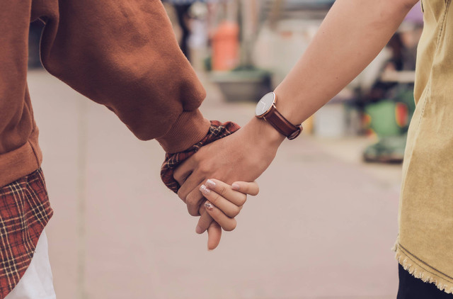 Ilustrasi Kata-Kata Semangat untuk Pacar yang Sibuk Kerja. Foto: Unsplash/tannyd.