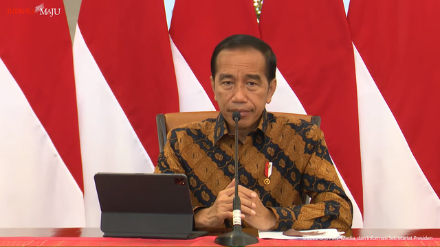 Presiden Joko Widodo memberi keterangan terkait pemberhentian ekspor Bauksit di Istana Kepresidenan Jakarta. Foto: Youtube/Sekretariat Presiden
