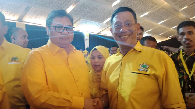Anggota Fraksi Golkar DPRD Jabar, H Dudy Pamuji saat bersama Ketua Umum DPP Partai Golkar Airlangga Hartarto. (Istimewa)