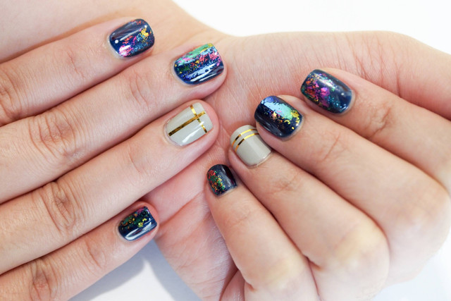 Ilustrasi perempuan mewarnai kuku. Foto: Shutterstock