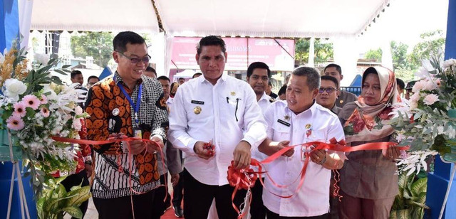 Peresmian oleh Pj. Bupati Kotawaringin Barat (Kobar) turut hadir Plt. Sekda, Forkopimda, kepala perangkat daerah serta camat Pangkalan Banteng. Foto: Prokom Kobar.