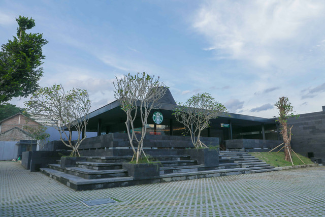 Starbucks membuka 3 gerai bertema artistik di Cianjur, Tegal, dan Magelang, Kamis (22/12/2022). Foto: Dok. Starbucks