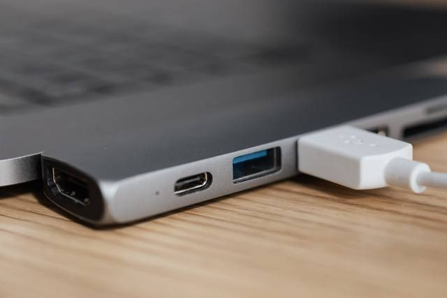 Ilustrais USB Hub. Foto: Pexels 