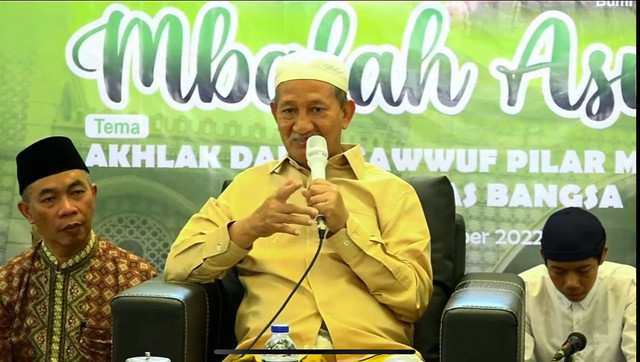 Pengasuh Pondok Pesantren Progresif Bumi Shalawat Sidoarjo, KH Ali Masyhuri. Foto / tangkapan layar