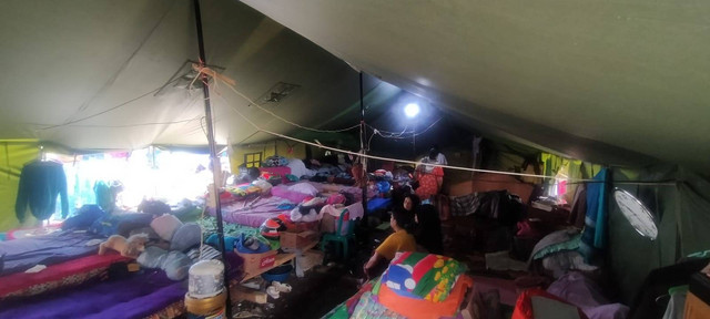 Tenda pengungsian korban gempa Cianjur.