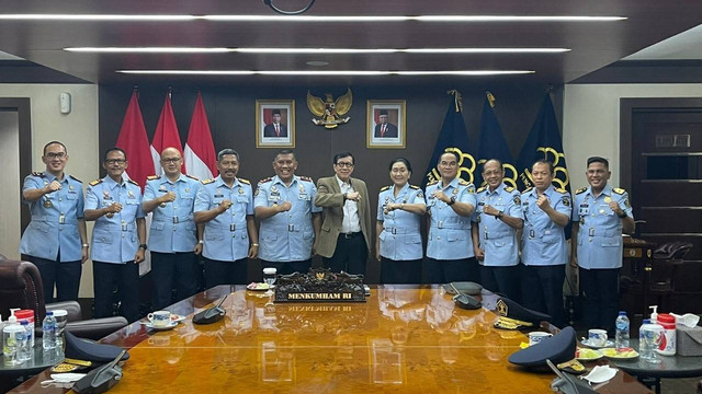 Menteri Hukum dan HAM RI Yasonna H. Laoly bersama sejumlah pejabat tinggi di lingkup Kemenkumham. Foto: Istimewa