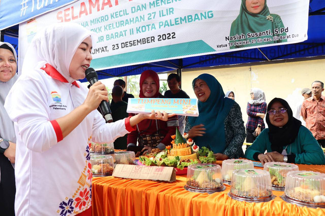 Wakil Wali Kota Palembang saat membuka kegiatan Republik Kuliner Kelakar, Jumat (23/12). (Foto: Istimewa)
