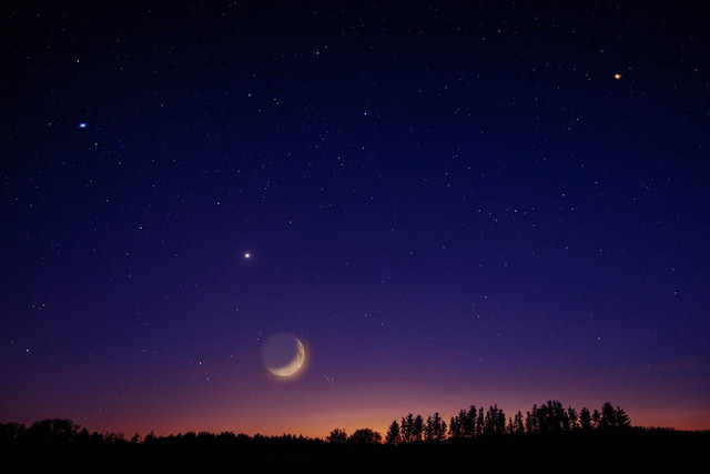 Ilustrasi puisi malam hening, Gambar oleh Bruno /Jerman dari Pixabay