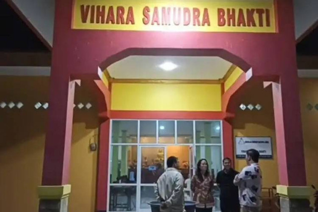 Cen Sui Lan saat mengunjungi Vihara Samudra Bhakti beberapa waktu lalu.