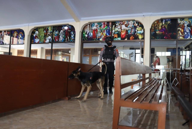 Polres Pemalang kerahkan Unit K-19 untuk sterilisasi gereja, Sabtu (24/12/2022) (Dok. Polres Pemalang)