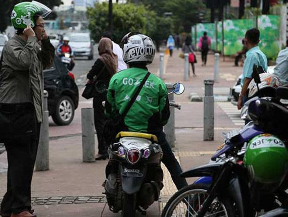 Gambar Transportasi Online Sumber : istockphoto.com