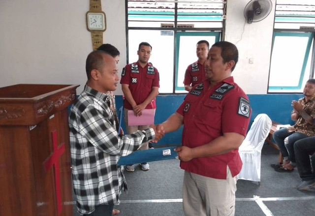 http://lapasbatang.kemenkumham.go.id/berita-utama/perayaan-natal-di-lapas-batang-4-warga-binaan-nasrani-dapat-remisi