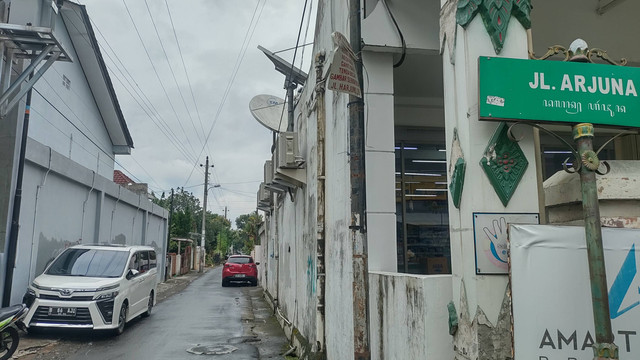 Suasana Jalan Arjuno, Wirobrajan, Kota Yogyakarta. Rumah Jaksa KPK yang berada di jalan tersebut disatroni maling pada Sabtu (24/12). Foto: Arfiansyah Panji/kumparan