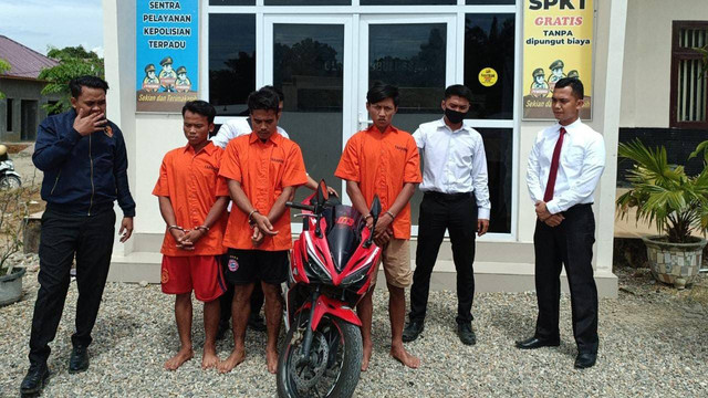 Tersangka pelaku jambret di Kota Subulussalam ditangkap polisi. Foto: Polres Subulusasalam.