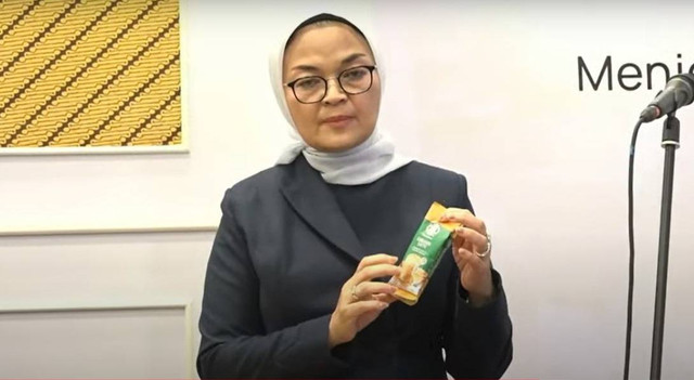 Kepala BPOM RI Penny K Lukito dalam konferensi pers Hasil Intensifikasi Pengawasan Pangan Natal 2022 dan Tahun Baru 2023 di Jakarta, Senin (26/12). Foto: Youtube/BPOM