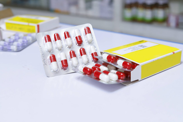 Cum porno video bilan qoplangan kokrak